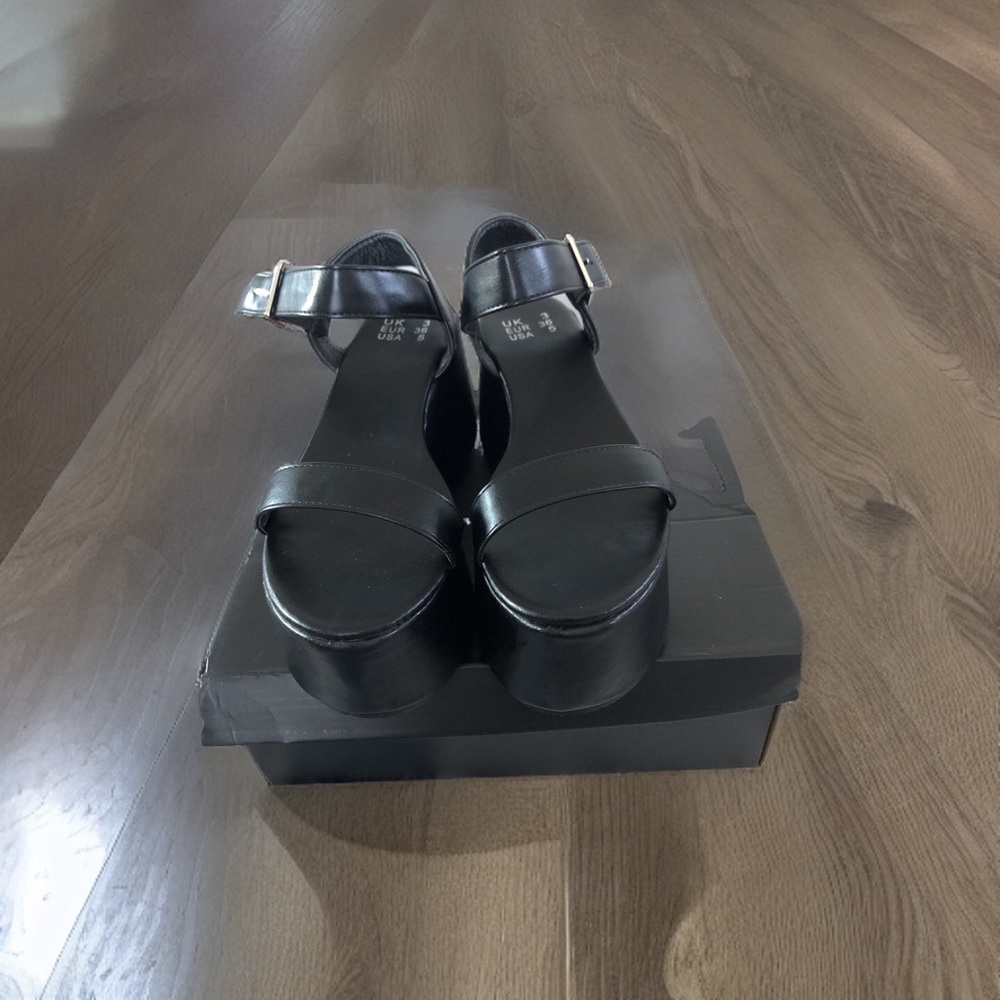 Black Platform Sandels